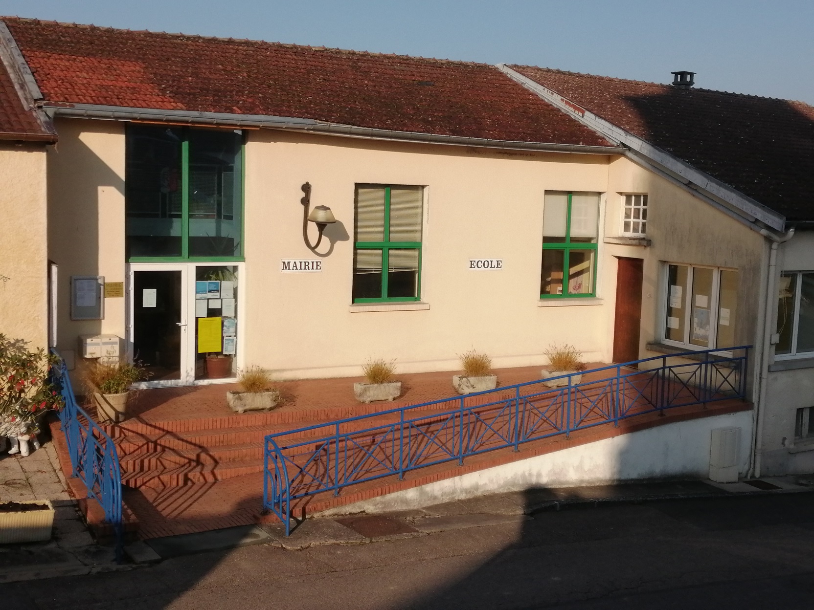 MAIRIE ESLEY - BD